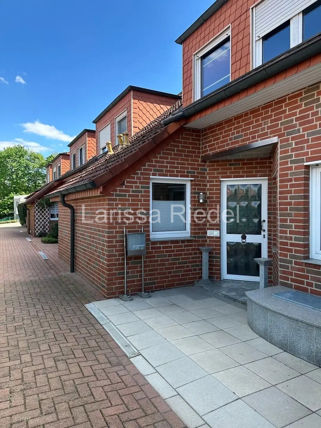 VERKAUFT! Gemütliches Reihenmittelhaus mit Garage in guter Lage von Georgsmarienhütte. VERKAUFT! Gemütliches Reihenmittelhaus mit Garage in guter Lage von Georgsmarienhütte.